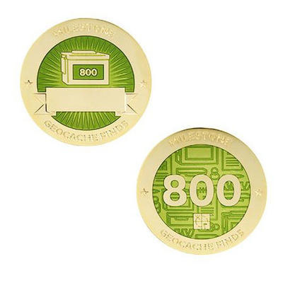 800 Finds Milestone Geocoin + travel tag - 1